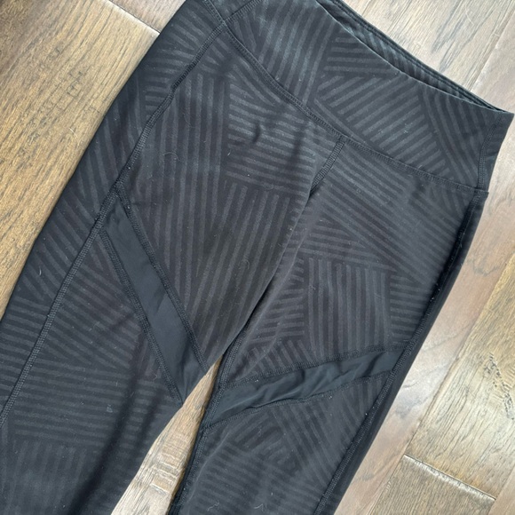 Old Navy Active Leggings - Picture 2 of 8